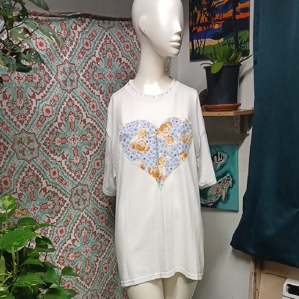 Hanes Heavyweight Vintage White Tee with Easter Bears Heart Design, Size L